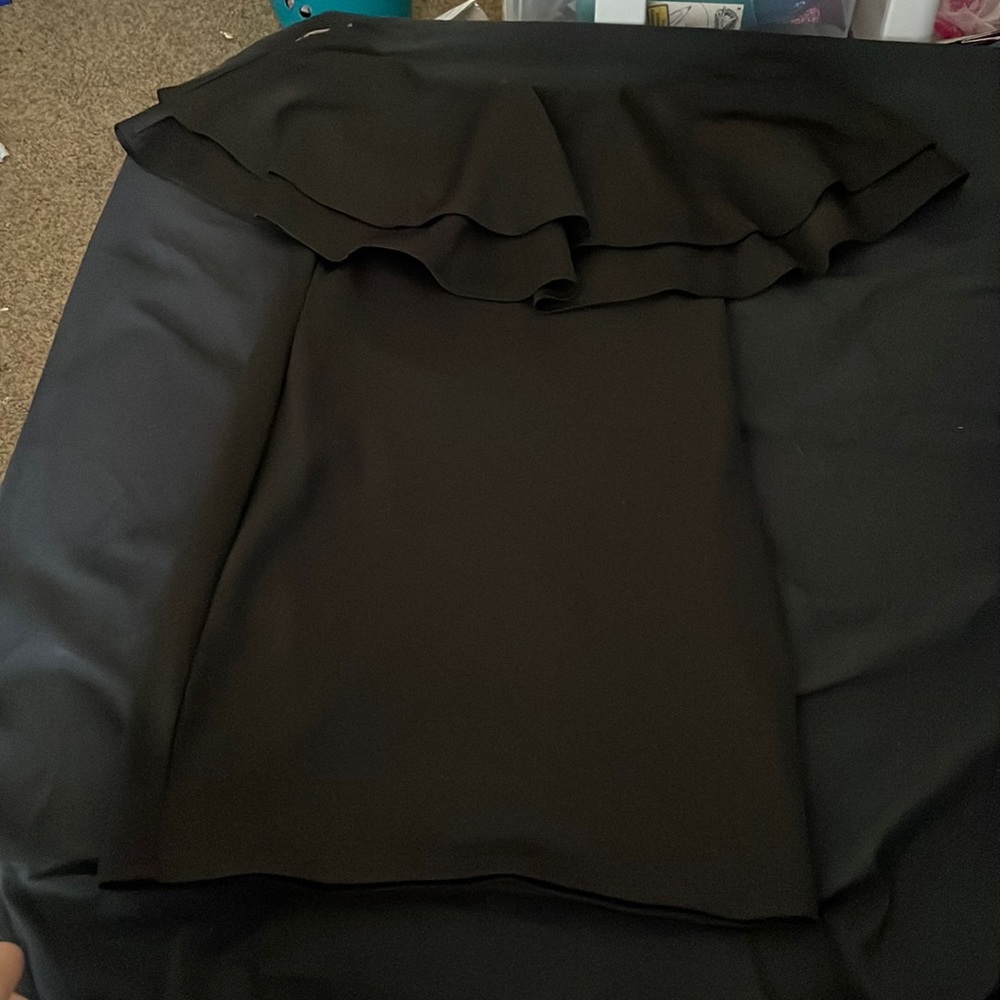 Ruffles black off the shoulder dress